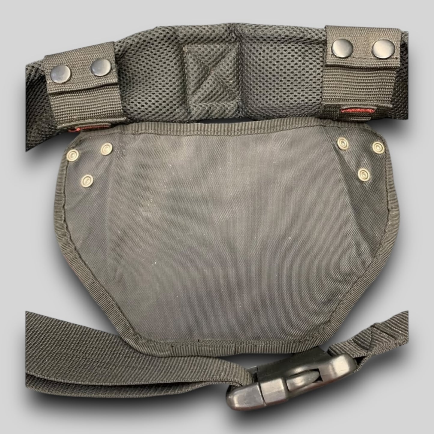 Oakley Ap leg