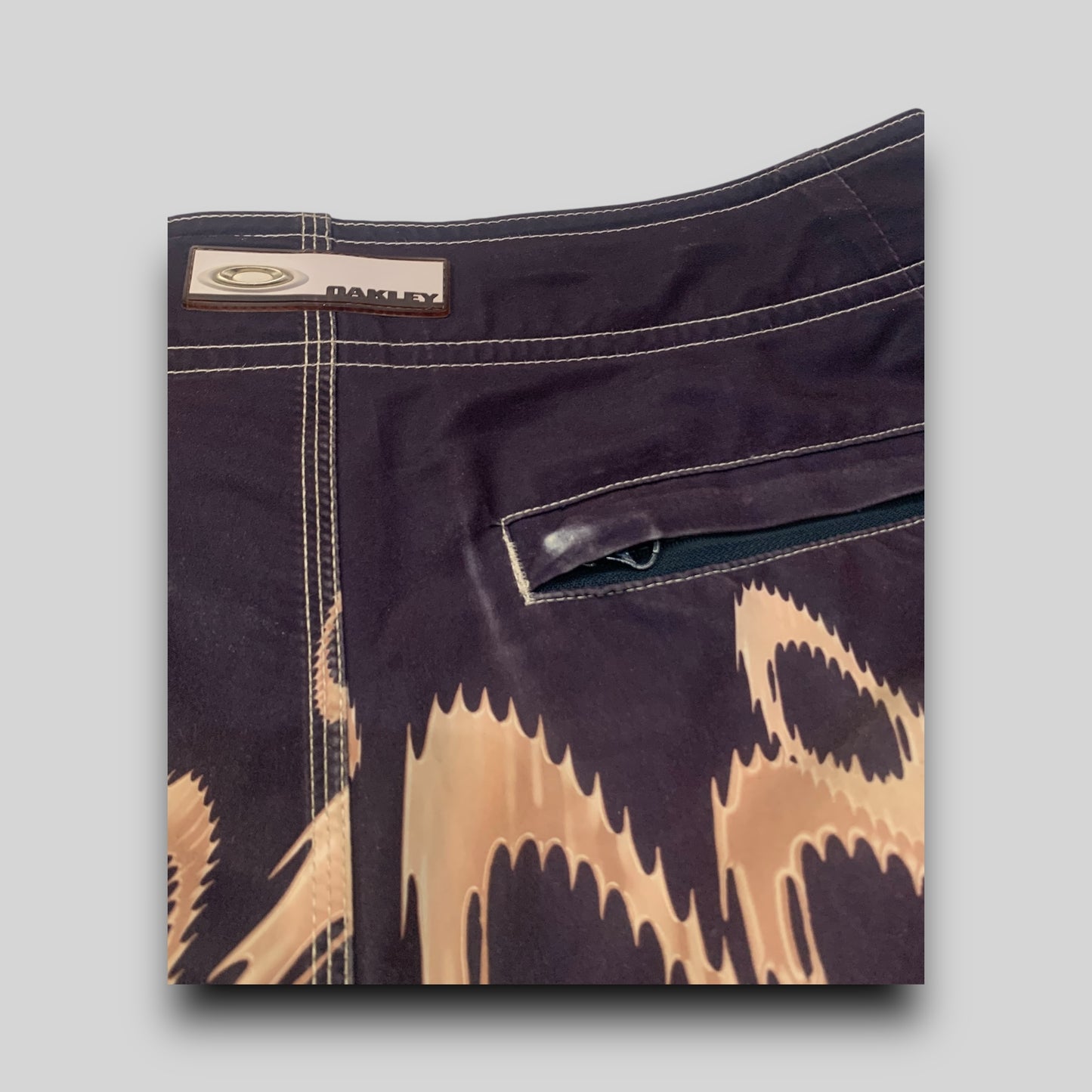 Bermuda Oakley Static