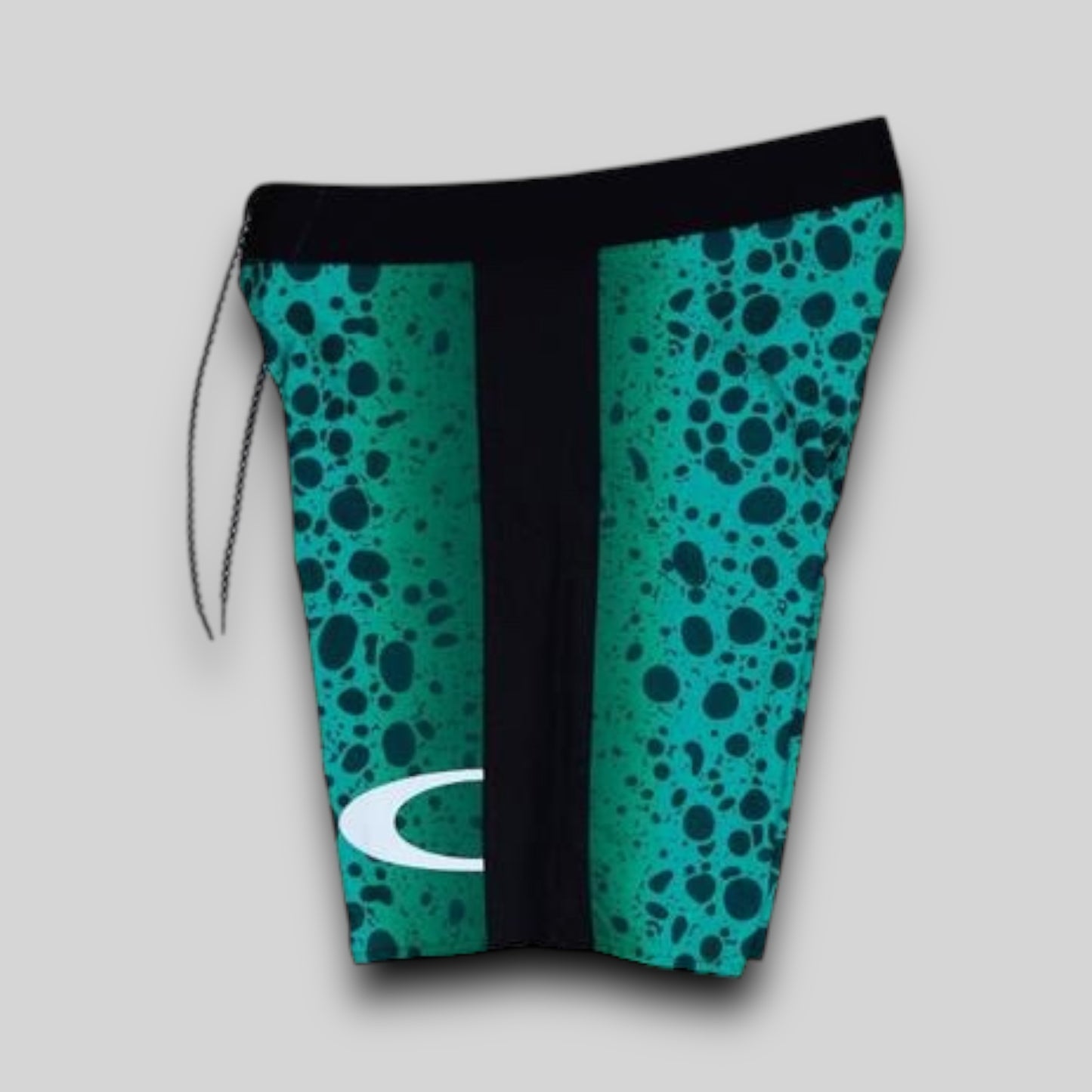 Bermuda Oakley Blade