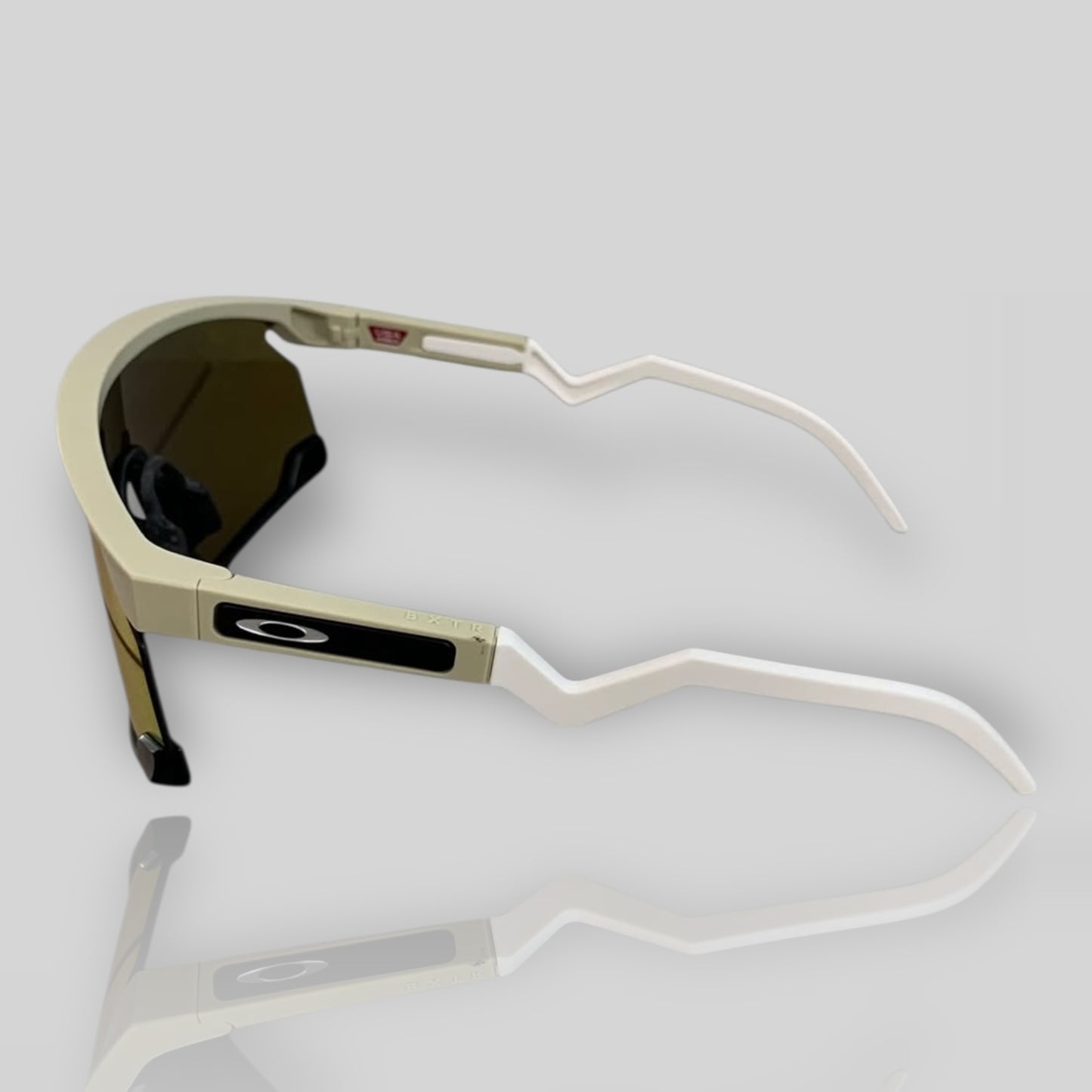 Óculos Oakley BXTR
