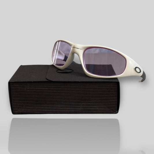 Straight Jacket Pearl