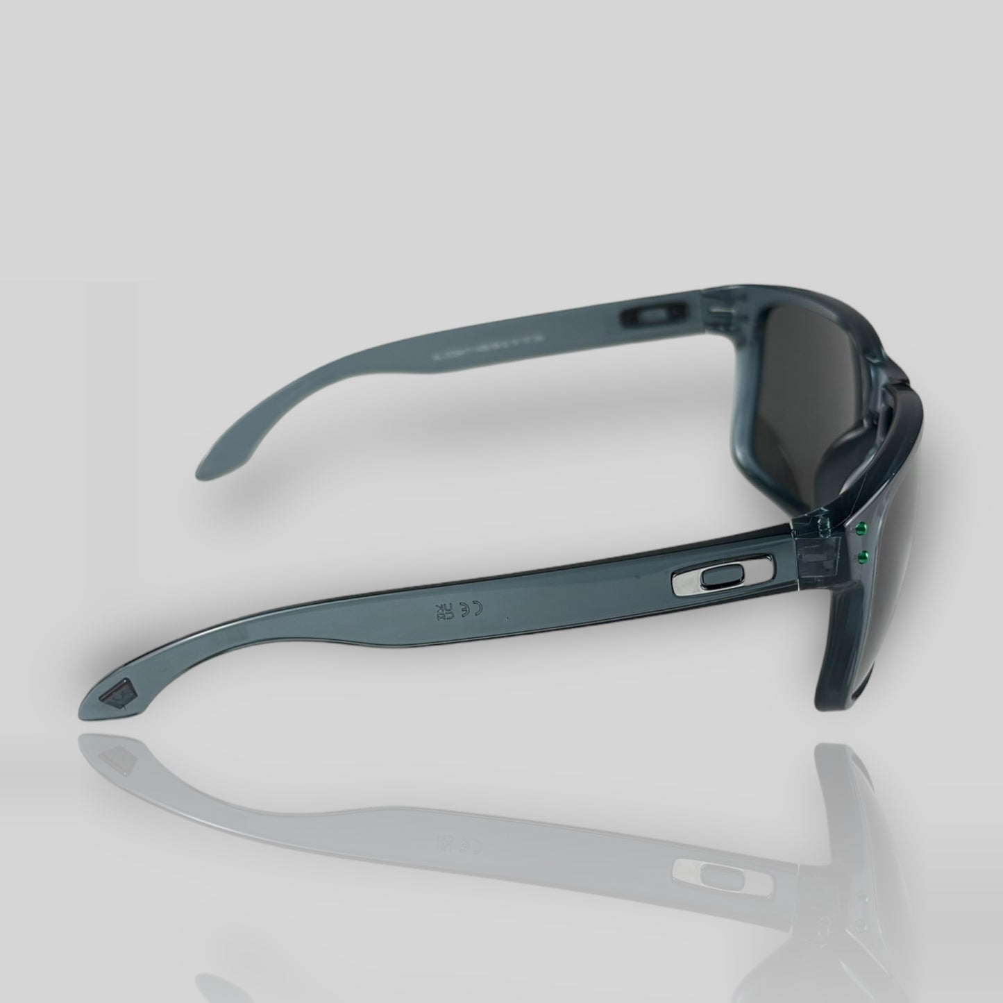 Holbrook Crystal Black