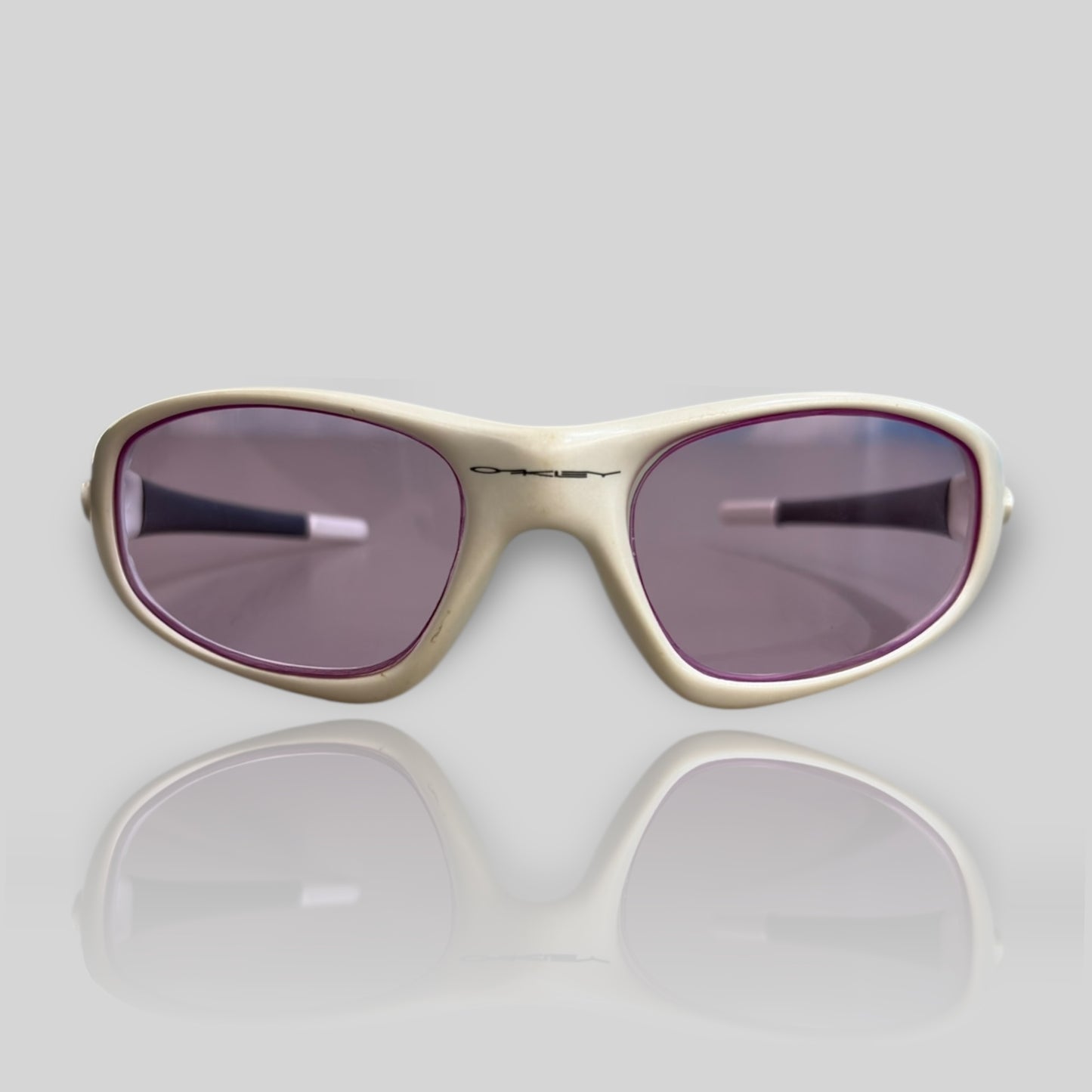 Straight Jacket Pearl