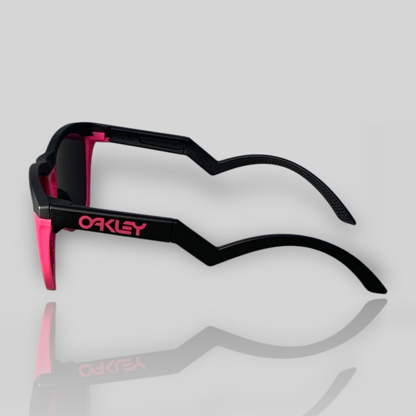 Frogskins Hybrid Black