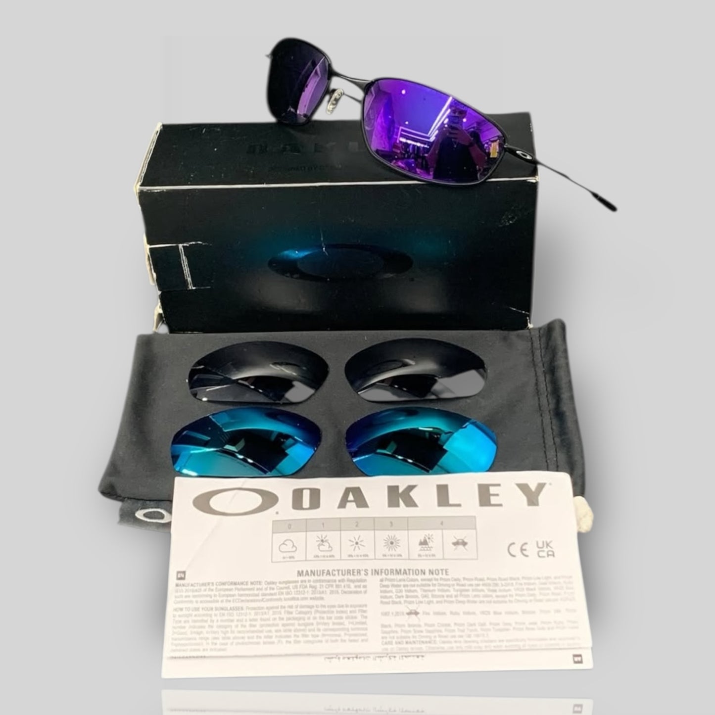 Óculos Oakley Whisker