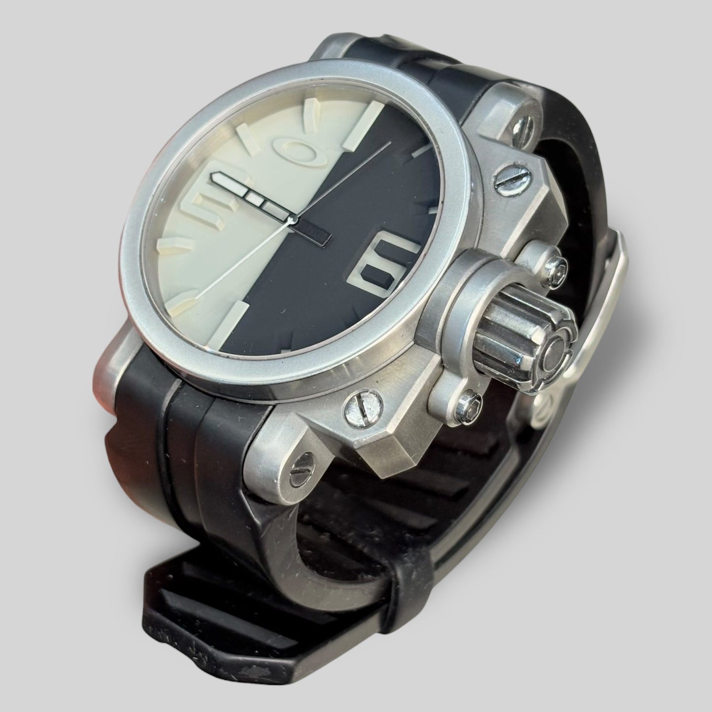 Gearbox Black & Tan