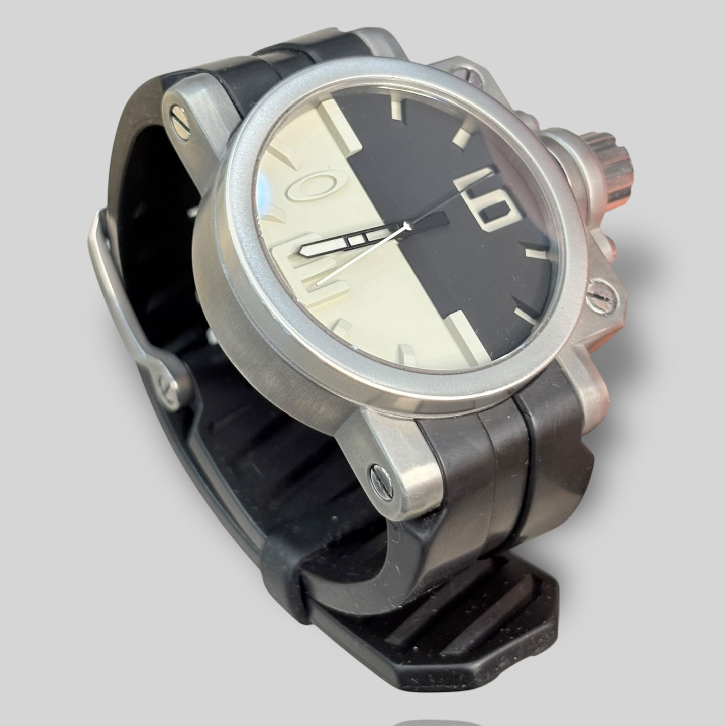 Gearbox Black & Tan